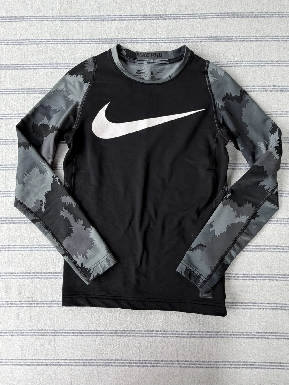 9 pc lot of NIKE (size large)